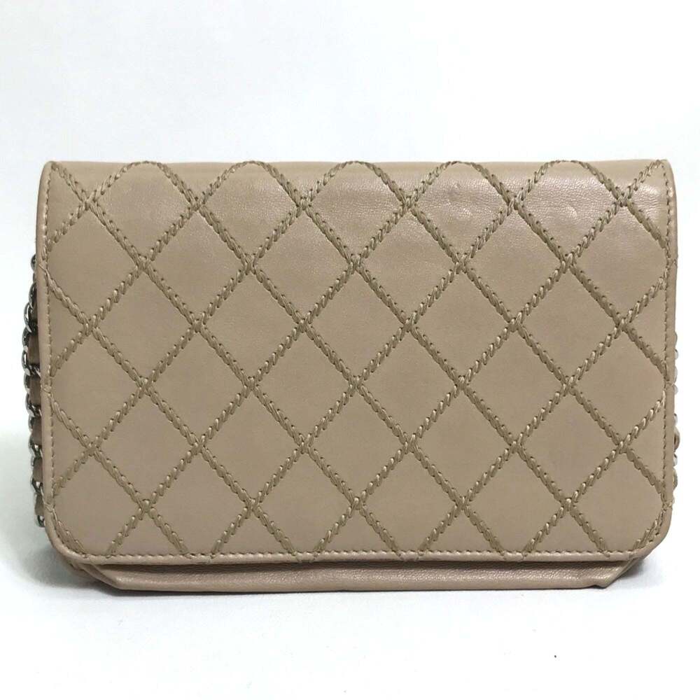 CHANEL Cream Wallet - Picture 2 of 16